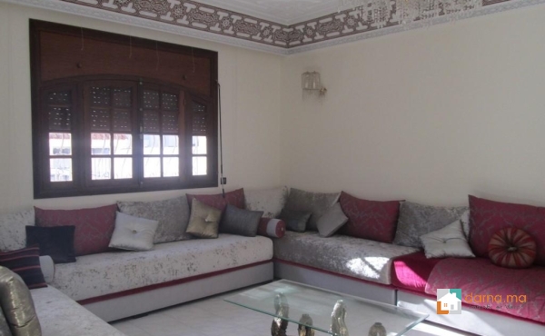Villa vide de 400 m² en location à Hay riad