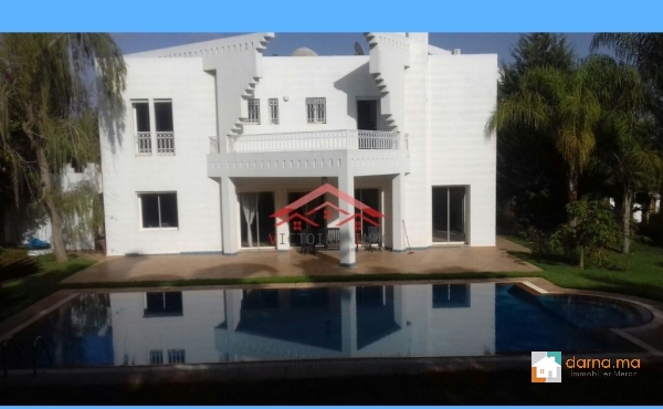 Villa de standing avec piscine en location vide à l'Ambassadors Souissi